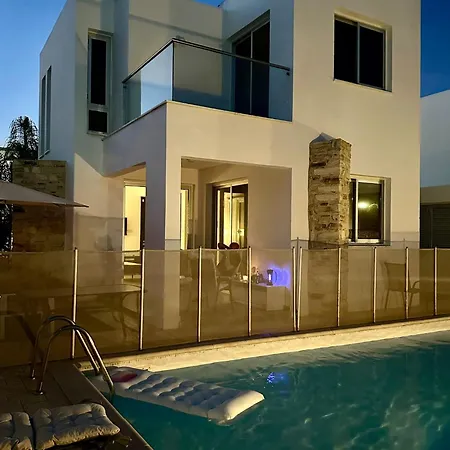 House With 2 Bedrooms And Pool Σπίτι διακοπών Περβόλια