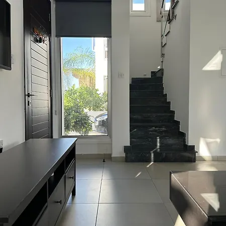 House With 2 Bedrooms And Pool *