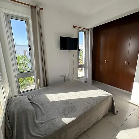 House With 2 Bedrooms And Pool