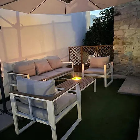House With 2 Bedrooms And Pool Ferienhaus